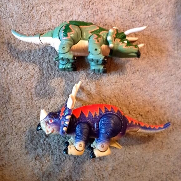 Fisher-Price Imaginext Styracosaurus & Triceratops Tank  LOT PRE-OWNED - Picture 1 of 5